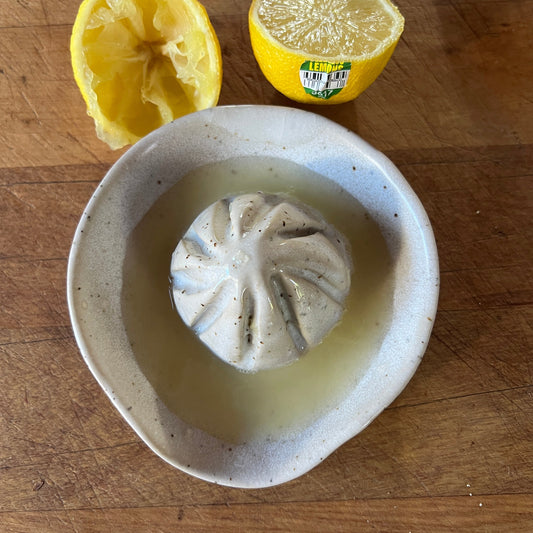 Make a ceramic lemon squeezer